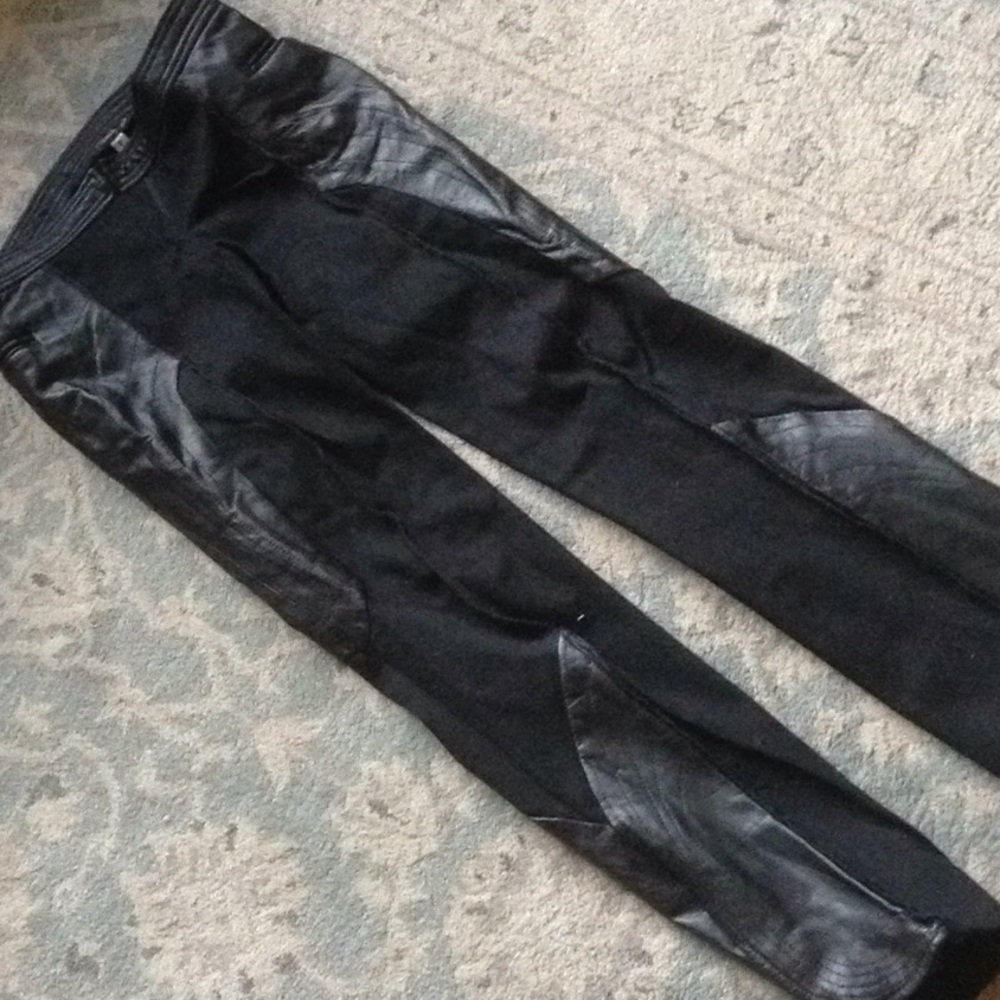 Super cute leather and stretch cotton pant